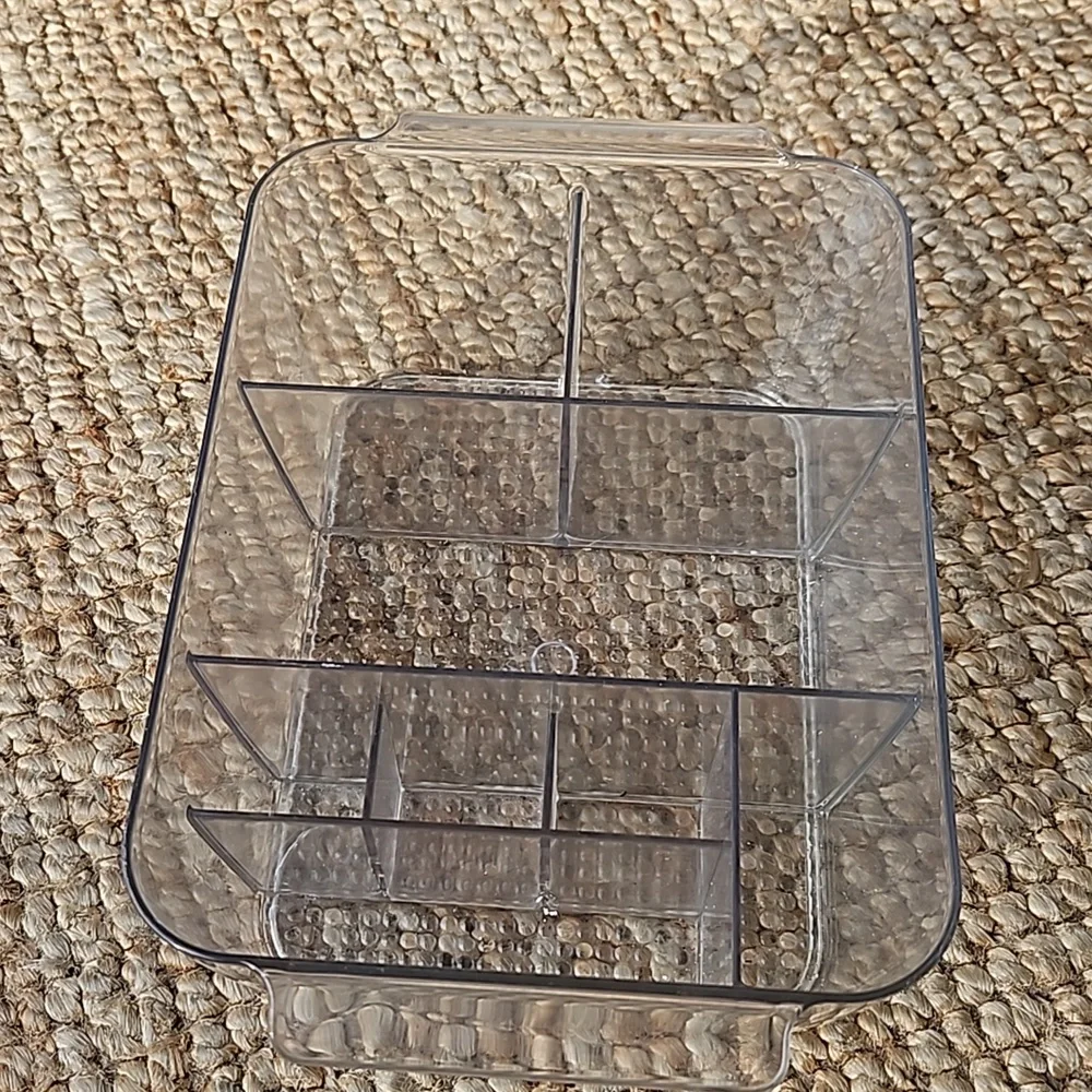 O) Acrylic organizer
